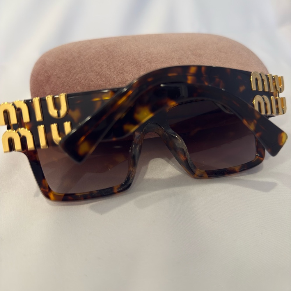 Miu Miu MU 10WS Square Sunglasses 55mm Tortoise Gold Logo - Picture 4 of 5